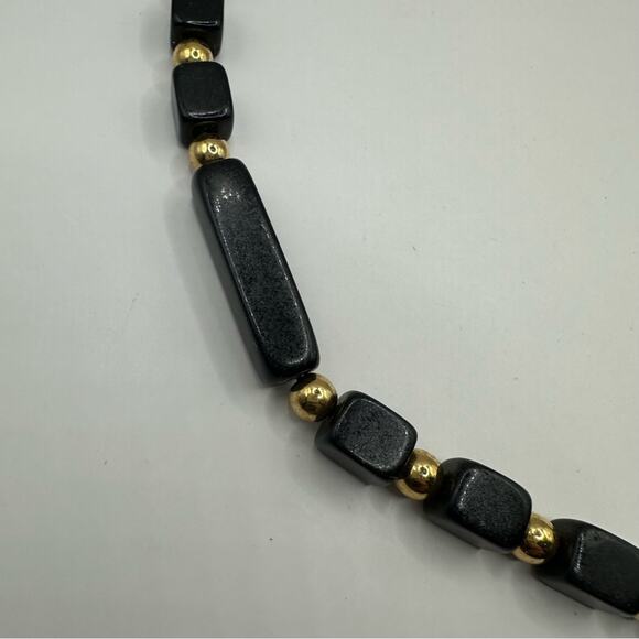 Vintage Trifari Black Gold Tone Beaded String Lucite Long Necklace VTG Retro - Picture 5 of 11